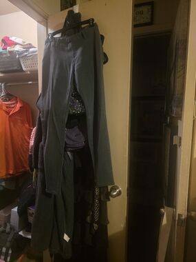 Gray Slim-Fit Pants - Classic Neutral Leggings.